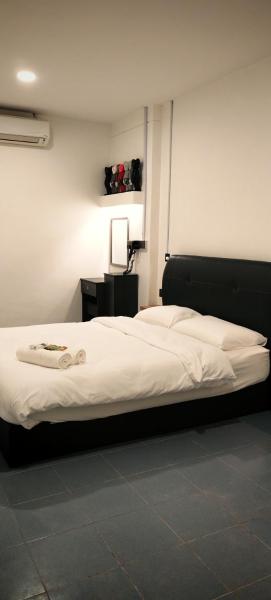 23 Inn Queen Bed Standard Room